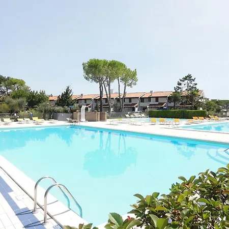 Bright Two-storey Flat 빌라 *